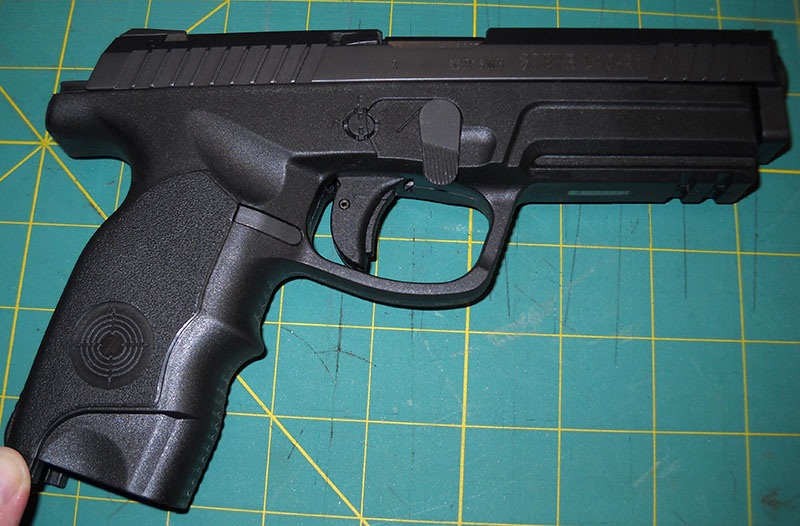 Steyr L40-A1, right side, with takedown lever unlocked